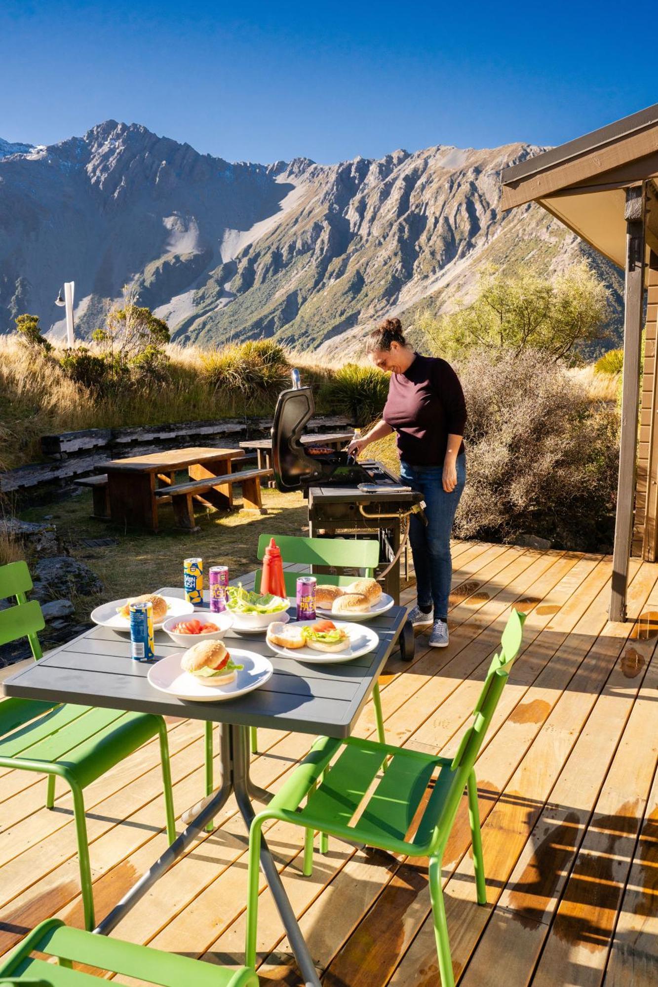 Haka House Aoraki Mt Cook Hostel Aoraki / Mount Cook Exterior photo