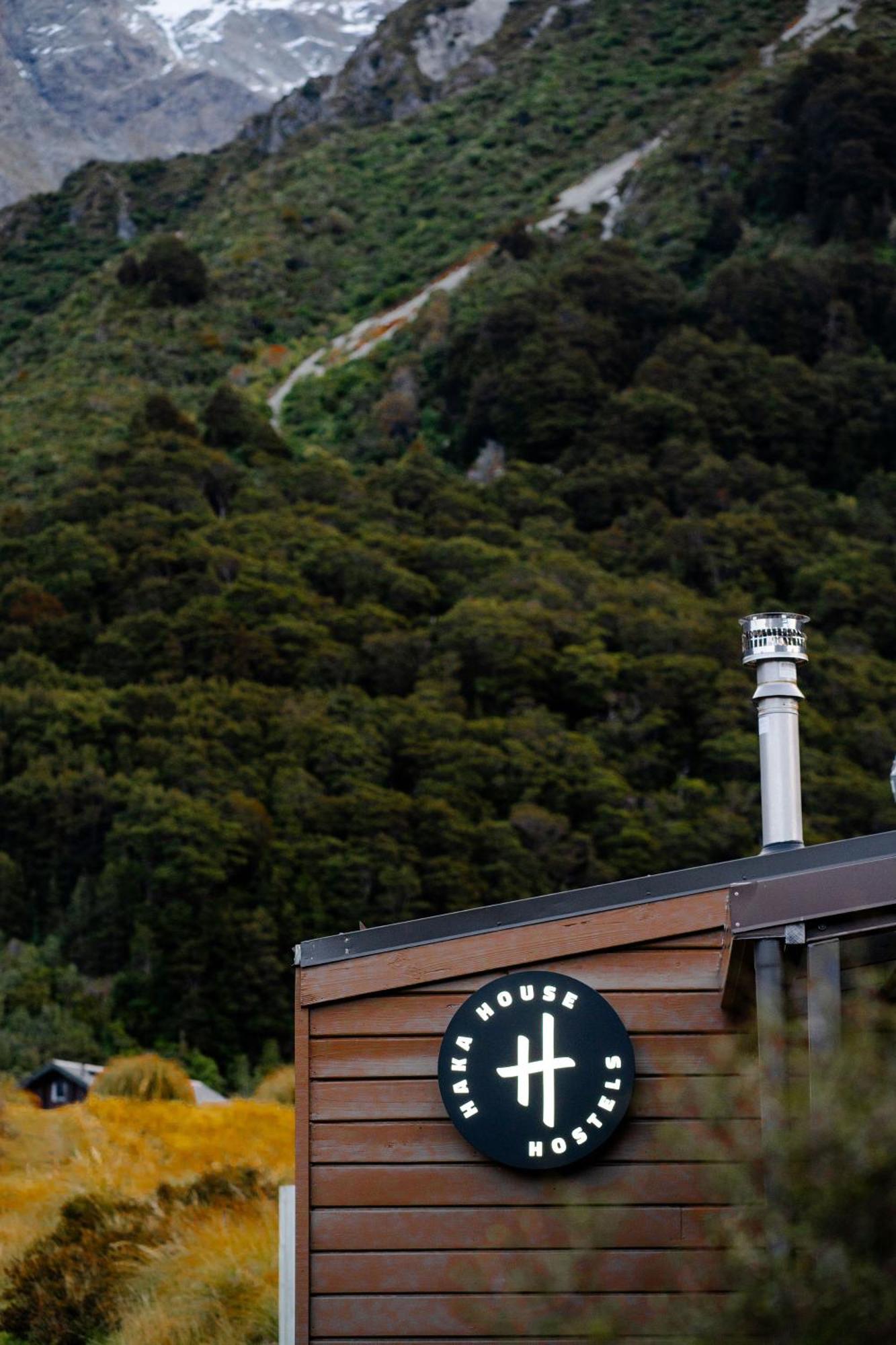 Haka House Aoraki Mt Cook Hostel Aoraki / Mount Cook Exterior photo